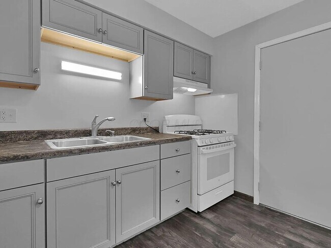 Building Photo - 53 Neil St