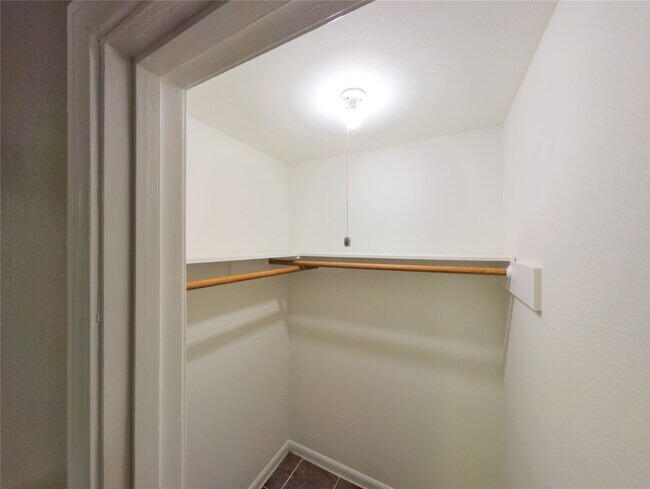 Building Photo - 4919 Connorvale Rd