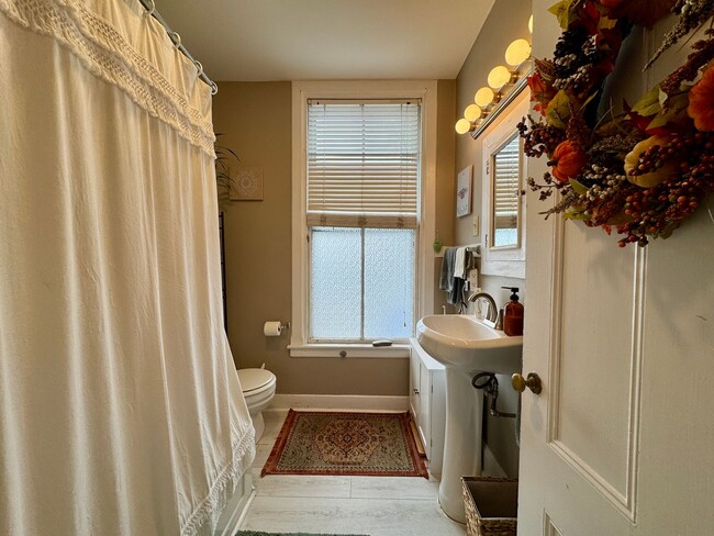 Building Photo - 87 High St