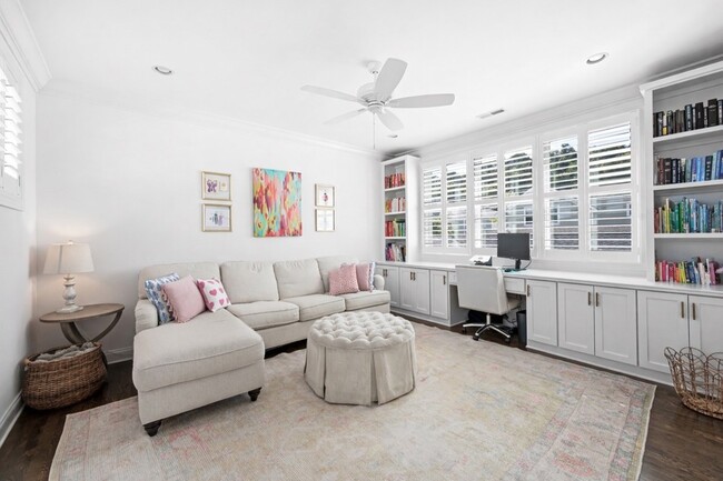 Building Photo - 1043 Calico St