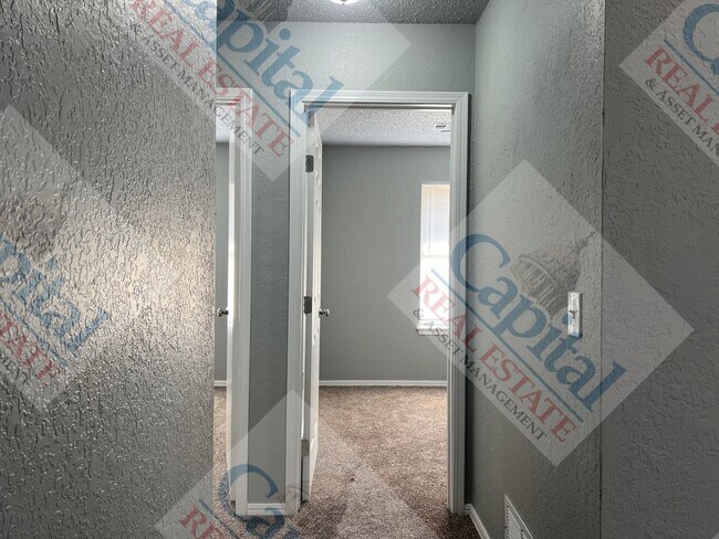 Building Photo - Cozy 3 Bedroom