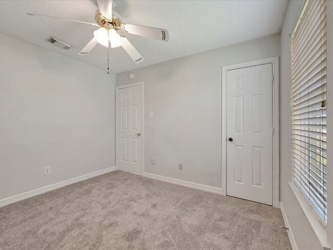 Building Photo - 2505 Ironclad Dr