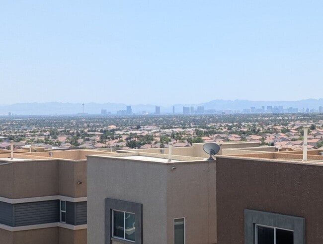 Building Photo - 10544 Headwind Ave