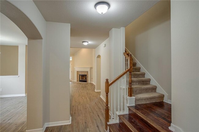 Building Photo - 811 Clear Meadow Ct