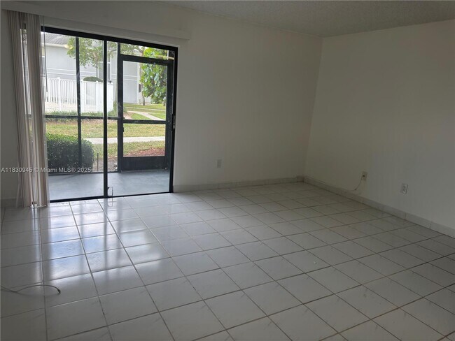 Building Photo - 9701 Hammocks Blvd
