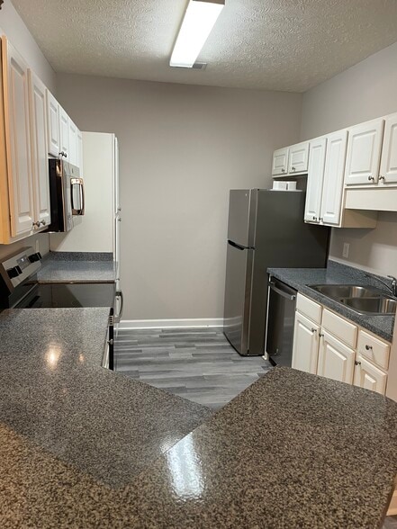 Building Photo - 125 Ashley Park Dr