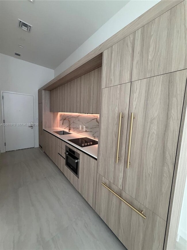 Building Photo - 77 SE 5th St