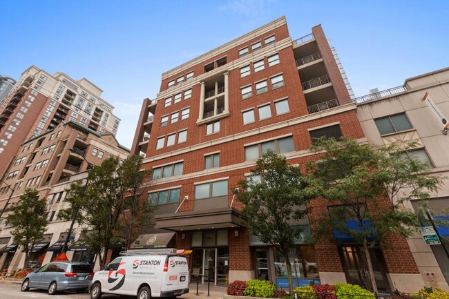 Building Photo - 1 bedroom in Chicago IL 60605