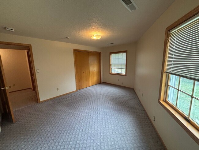 Building Photo - 154-154 Cayman St