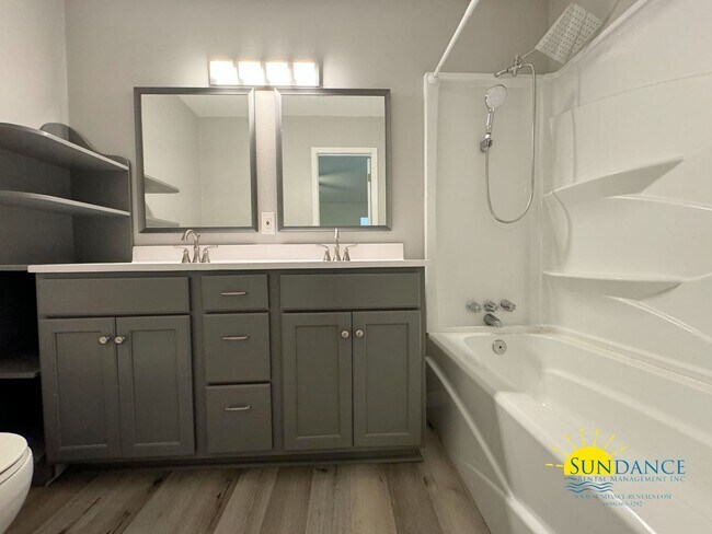 Building Photo - Stunning 4 Bedroom Overbrook Home with a Sparking Pool!