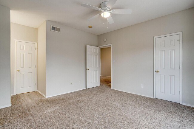 Building Photo - Nice 2 Bed, 2 Bath Second Story Condo Overlooking the Pool- 76107