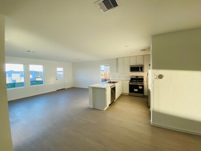 Building Photo - 6611 Sassafras Grn Dr