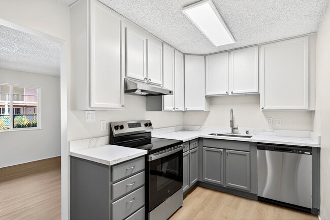 Building Photo - Nova at Terra Linda