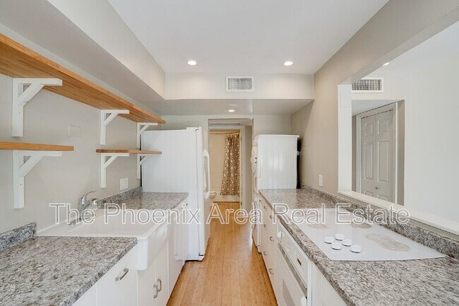 Building Photo - 1143 E Sandpiper Dr