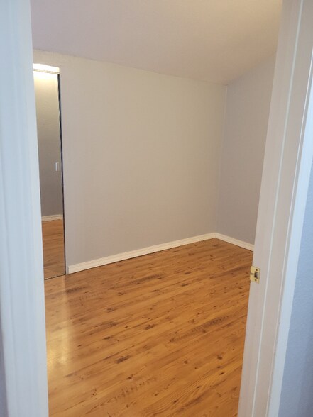 Building Photo - 7417 170th Ave NE