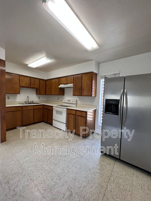 Building Photo - 8432 E Mangun Rd