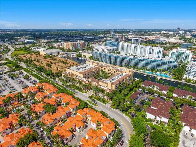 Building Photo - 3001 NE 185th St