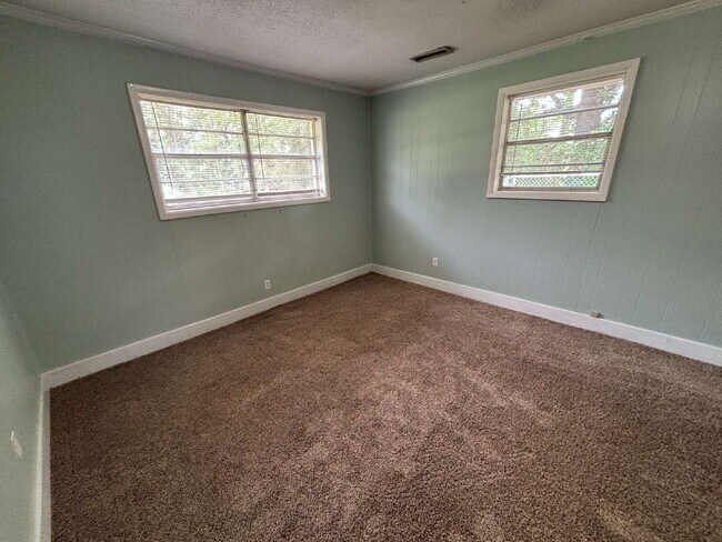 Building Photo - Available now FOR RENT in Dothan, AL!! -MOVE IN SPECIAL!! $500 OFF FIRST MONTH'S RENT!