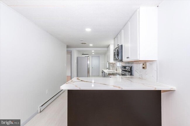 Building Photo - 6 Schaller Ln