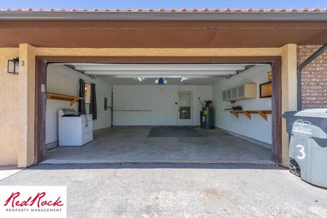 Building Photo - Newly Remodeled 3 Bedroom Townhome. Small ...