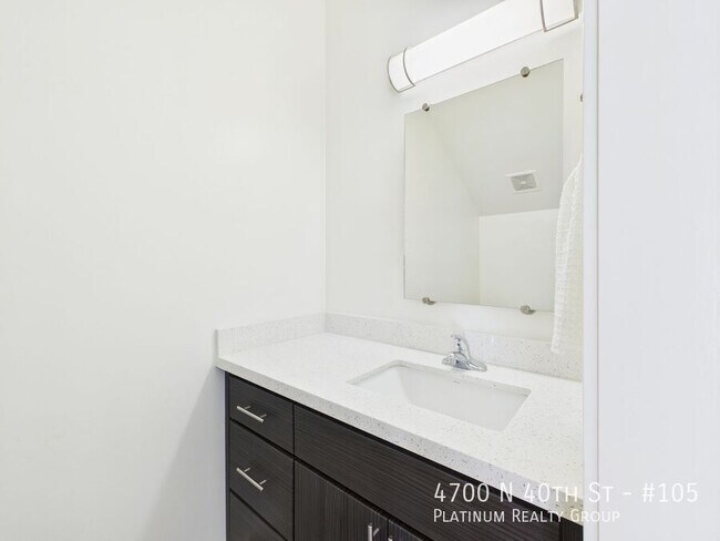 Building Photo - 4700 N 40th St