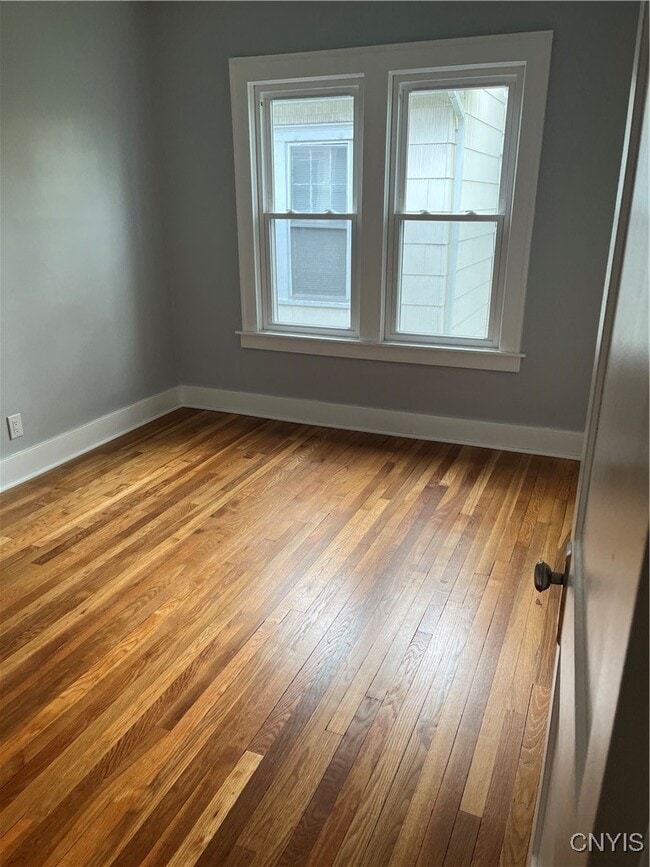 Building Photo - 2018 James St