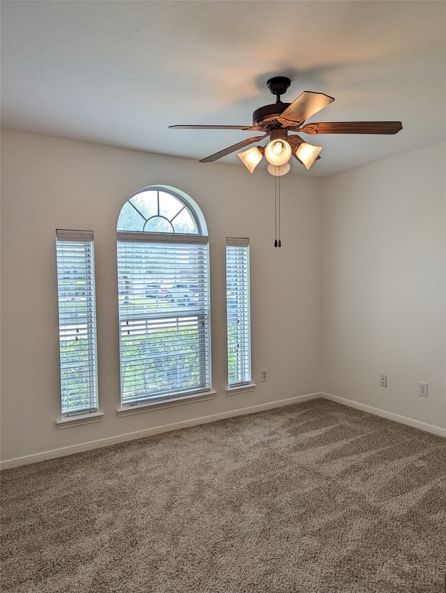 Building Photo - 5618 Savannah Woods Ln