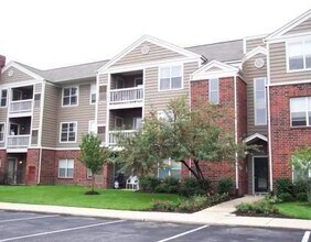 Building Photo - 210 Glengarry Dr