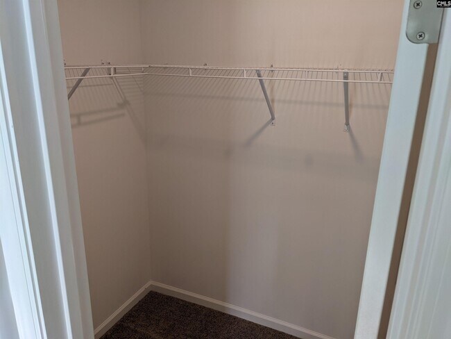 Building Photo - 200 Bluewing Dr
