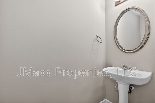 Building Photo - 837 Crestwell Cir