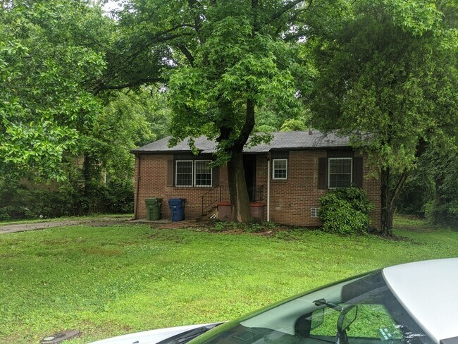 Primary Photo - 1230 Redford Dr SE