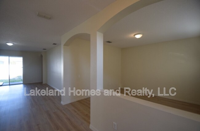 Building Photo - 823 Krenson Woods Ln