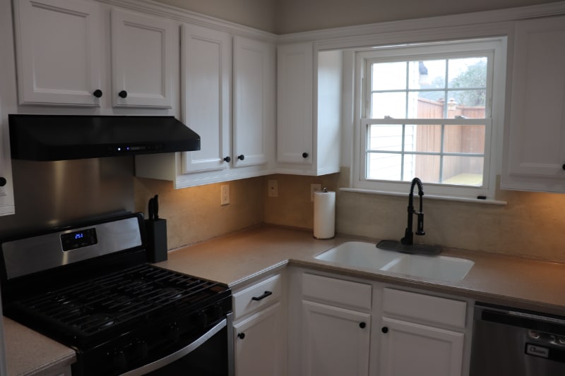 Building Photo - 2940 Lexington Trace Dr