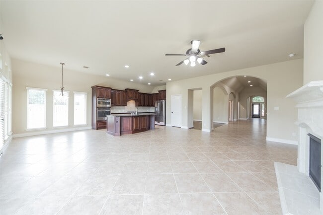 Building Photo - 27106 Cross Pointe Ct