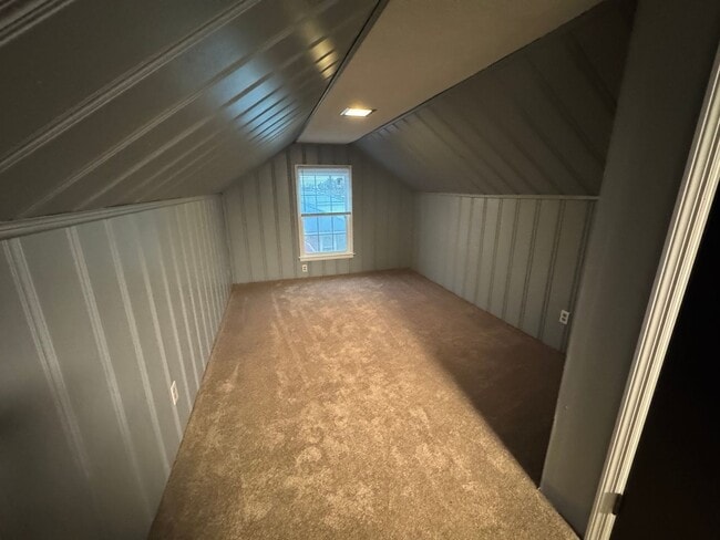 Building Photo - 308 Graves Dr