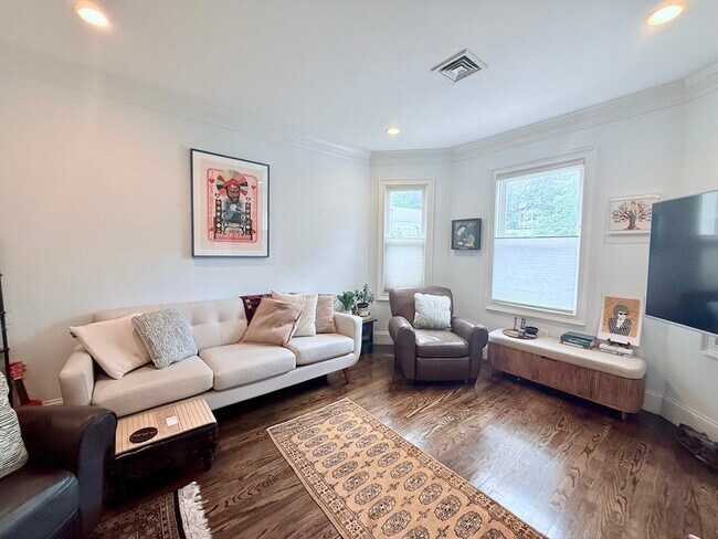 Building Photo - 58 Seaverns Ave