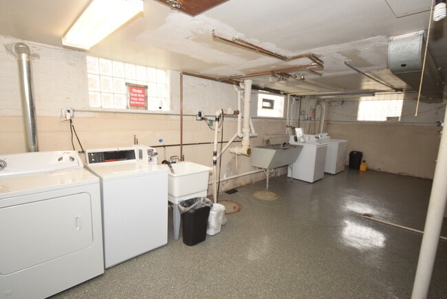 Building Photo - 5551 S Mason Ave