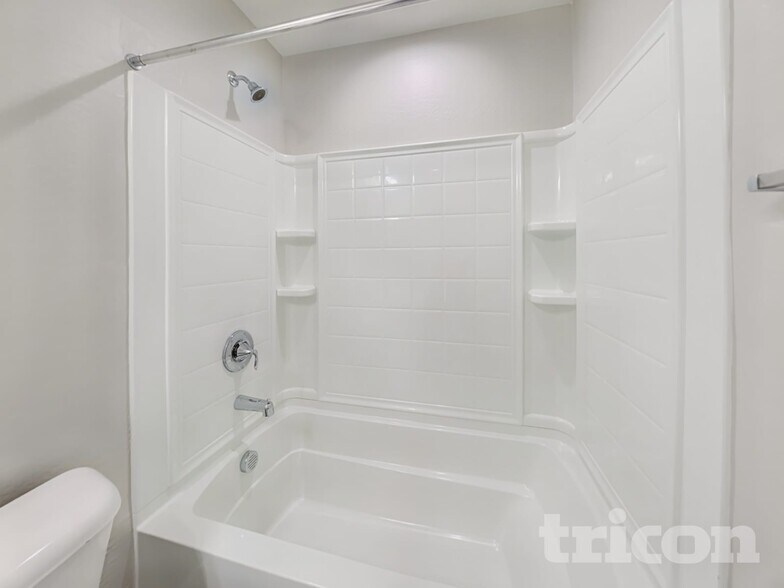 Building Photo - 8616 E Posada Ave