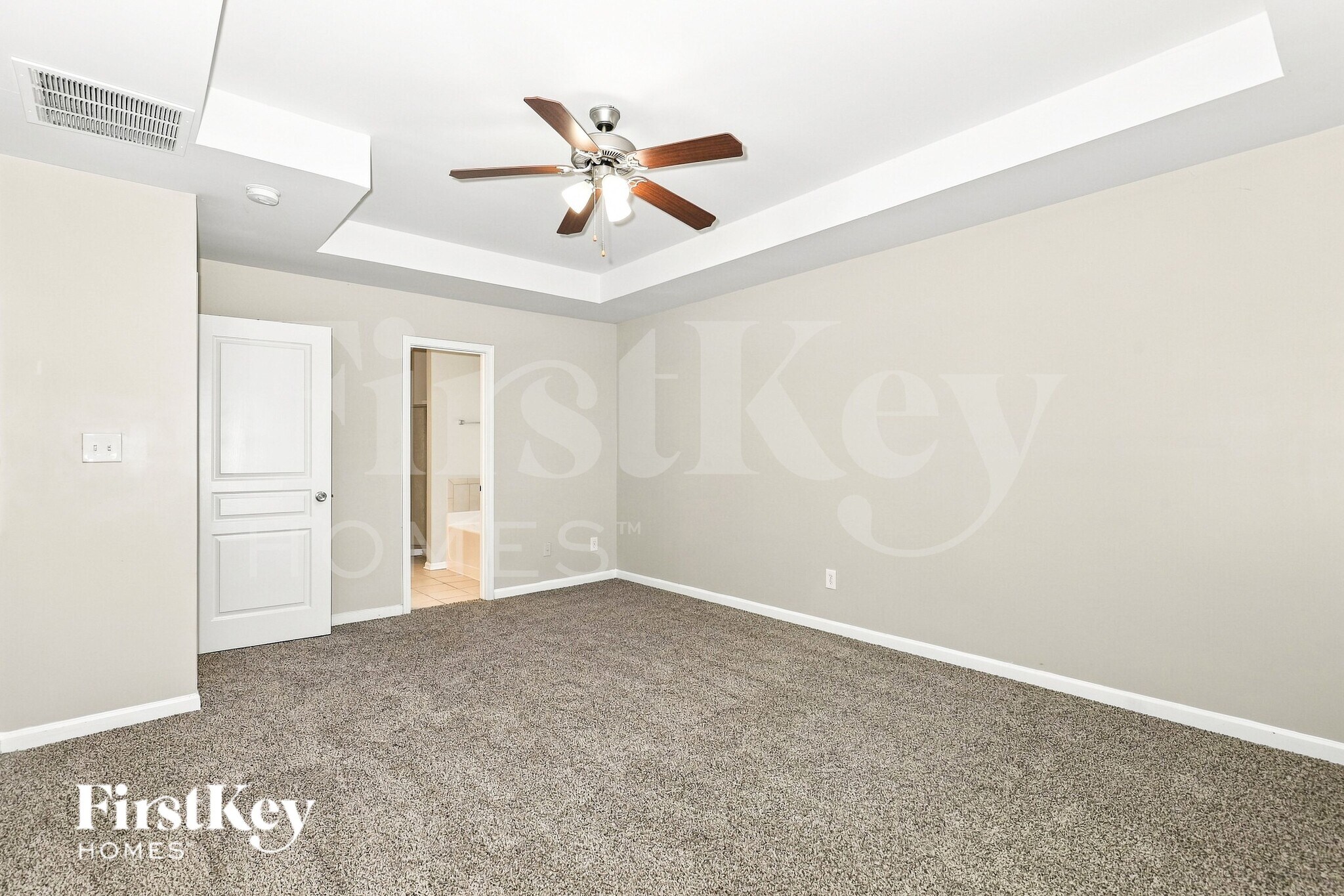 Building Photo - 1009 Serene Lake Dr