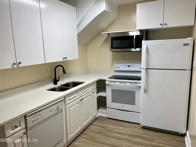 Building Photo - 2705 Riverside Ave