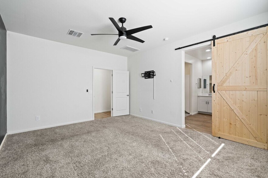 Building Photo - 12486 N Reeves Pl