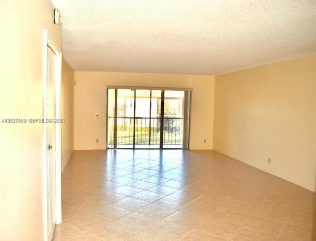 Building Photo - 369 Lakeview Dr