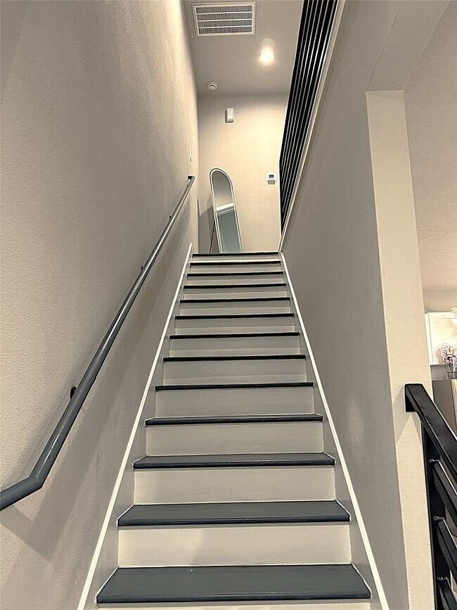 Building Photo - 19106 Sears Dr