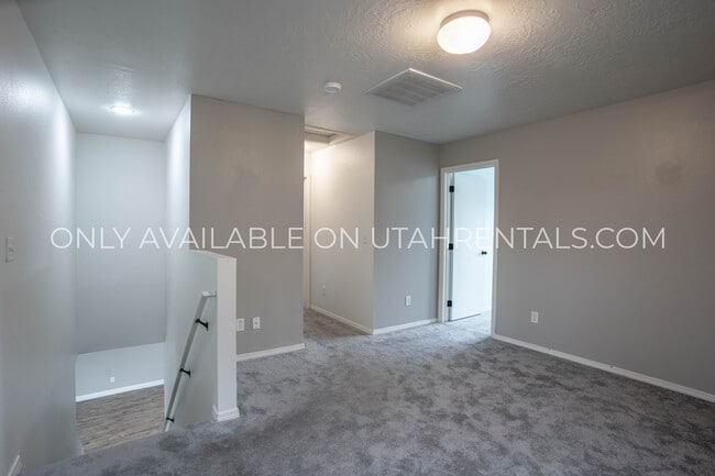Building Photo - 1787 W 550 N