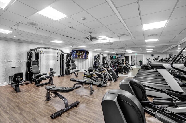 Building Photo - 500 SE Mizner Blvd