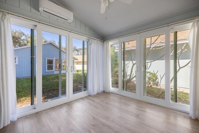 Building Photo - 856 Chatham Dr