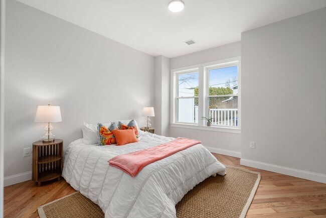Building Photo - 54 Indiana Terrace