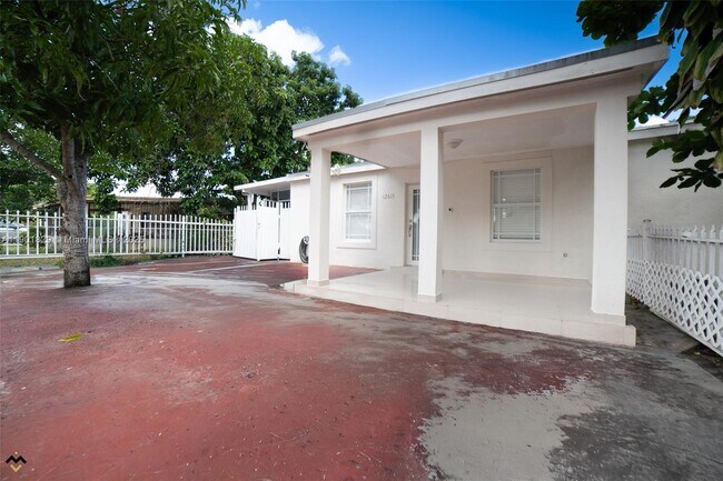 Building Photo - 12615 E Randall Park Dr