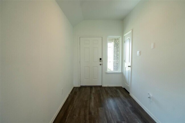 Building Photo - 5092 Marcasca Dr