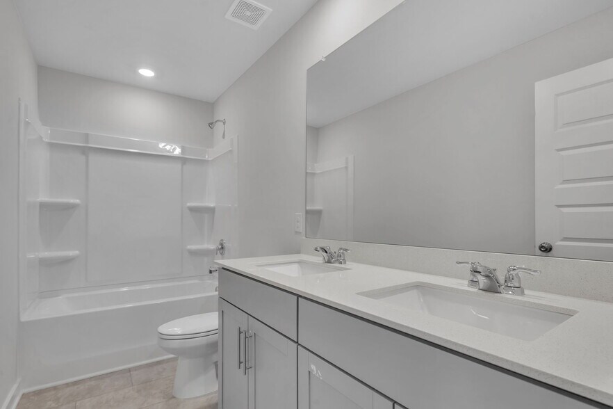 Building Photo - 361 Euclid Dr